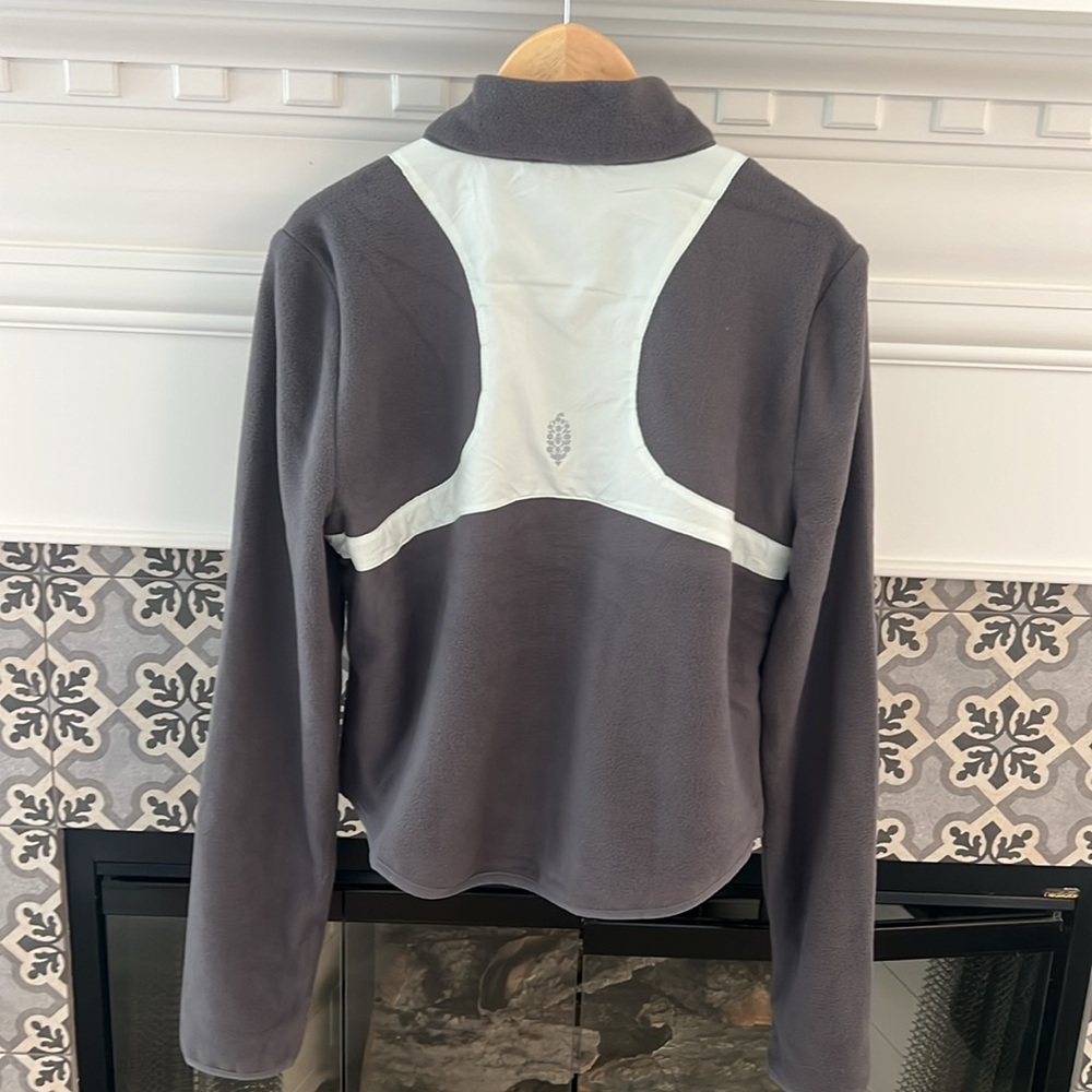 😍RARE FP Movement In The Zone Zip Up Fleece Free People jacket Gunmetal Mint - Picture 7 of 9